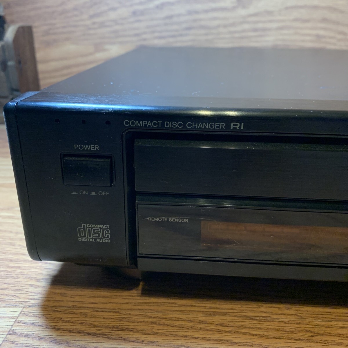Onkyo 5 Disc Compact Disc Player Model R1 DX-C201 | CD Changer | 5