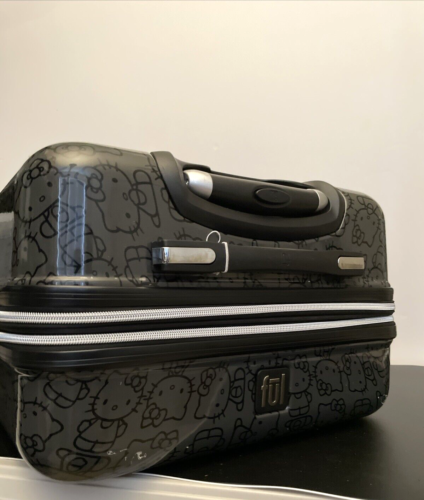 Maleta con ruedas de equipaje giratoria Hello Kitty 25,5" negra COMPLETA - Imagen 21 de 24