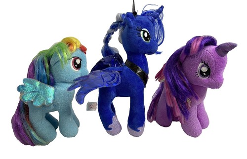 POP MART Skullpanda Queen Chrysalis Super Secret Plush Pendant My