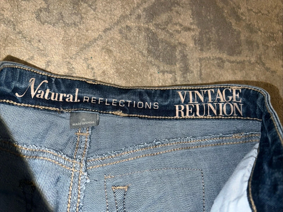 Natural Reflection Womens Vintage Reunion Distressed  Denim Jeans Sz 4 - Image 4 of 4