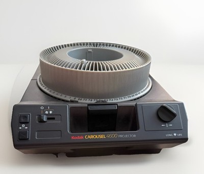 Kodak Carousel 4600 35mm Slide Projector, Lens, 6-80 tray, Remote, Bulb, Tested