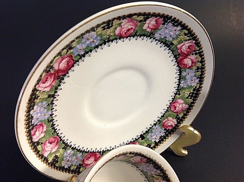 RIDGWAYS CUP & SAUCER THE TAPESTRY RED & BLUE FLORAL GOLD ACCENTS VINTAGE - Picture 3 of 11