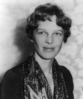PHOTO - AMELIA EARHART PILOT  8.5x11