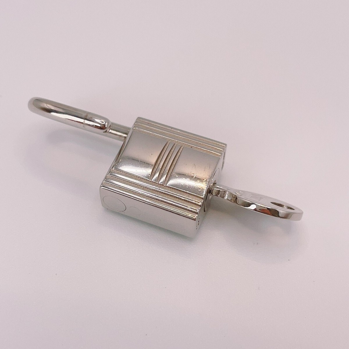 HERMES(エルメス) Padlock Cadena Charm s-l400.jpg
