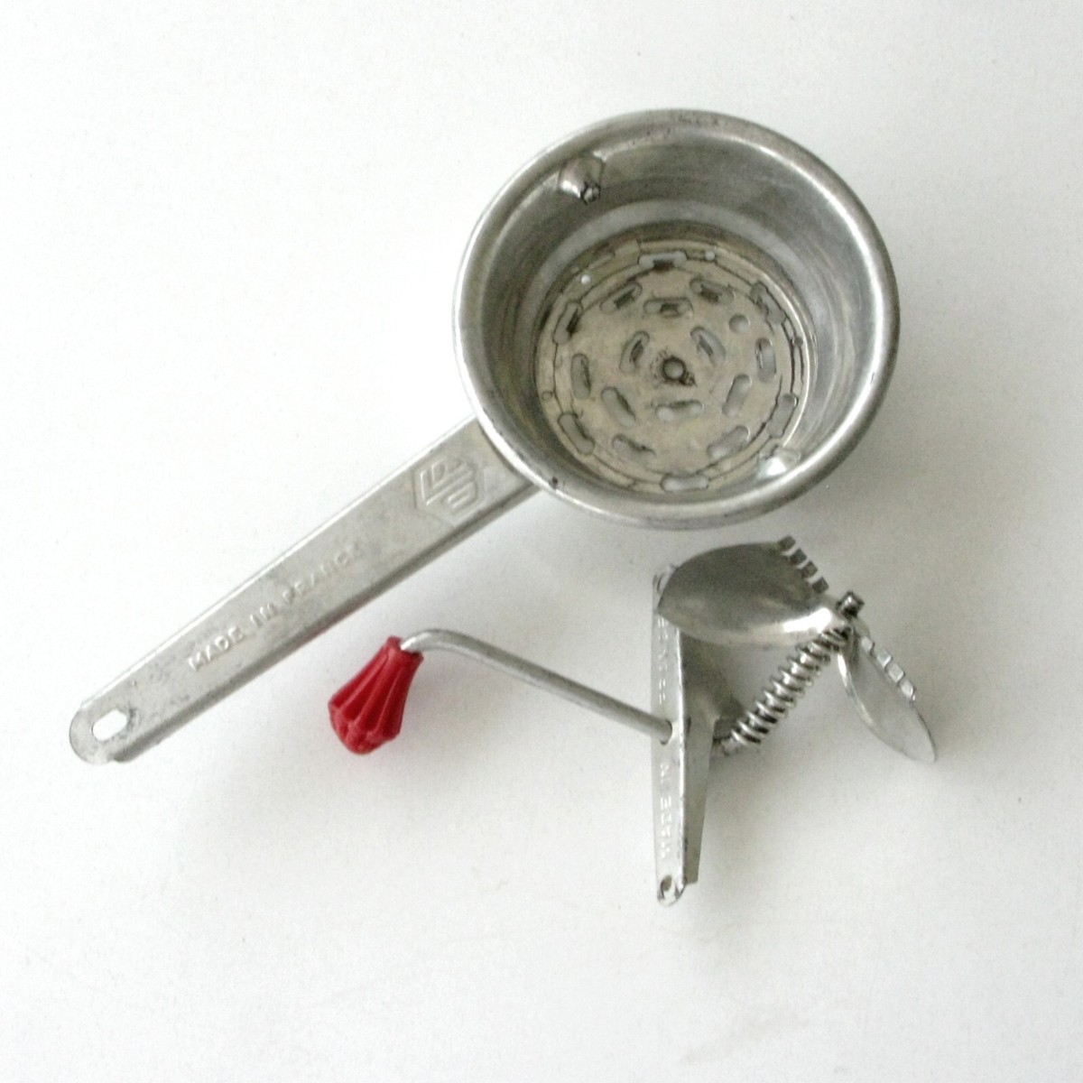 Moulin moulinette râpe à persil Guillouard Nantes France inox vintage