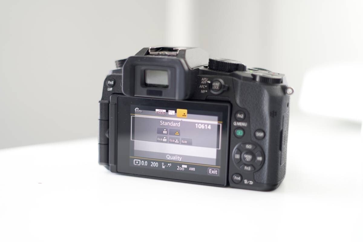 Panasonic Lumix G7 - Mirrorless DSLR Camera with Multiple Lenses