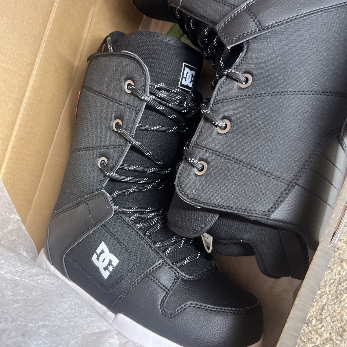 DC Fourth Snowboard Boot Black White Soft Flex Snowboarding 8 Mens