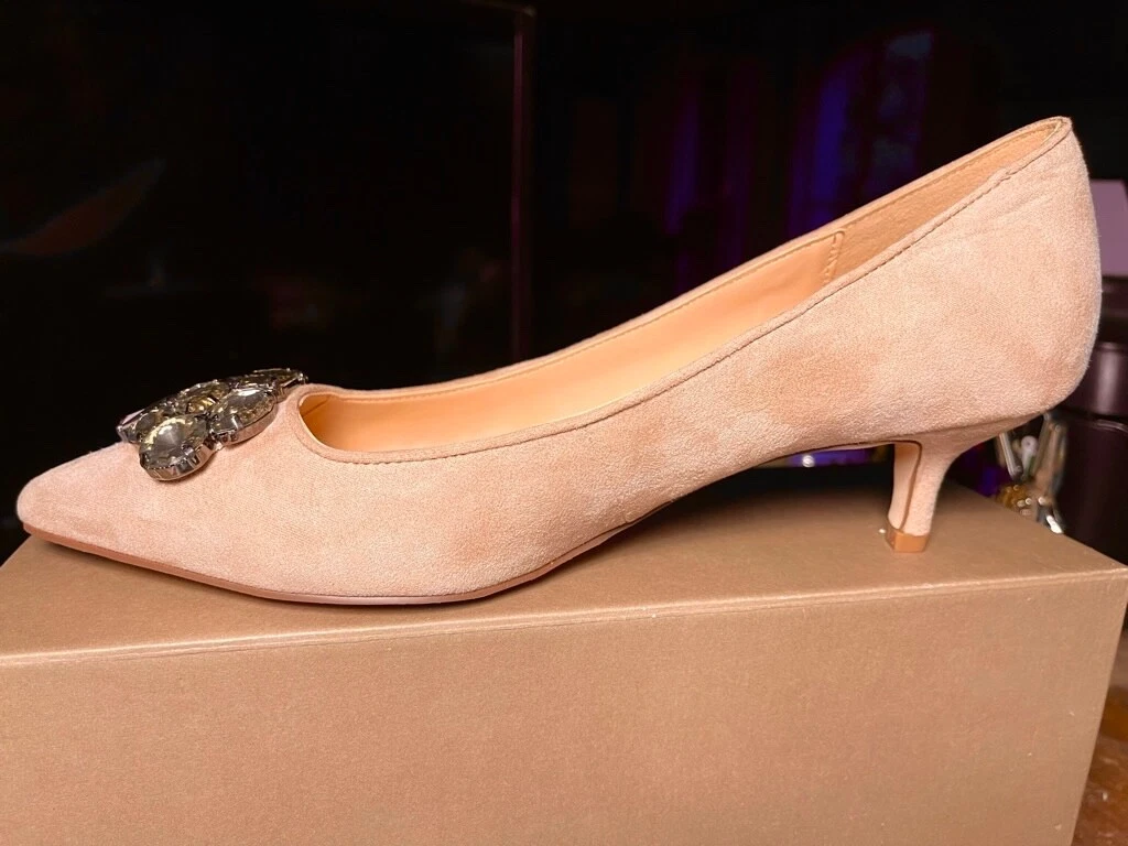 Scarpe beige shop tacco basso