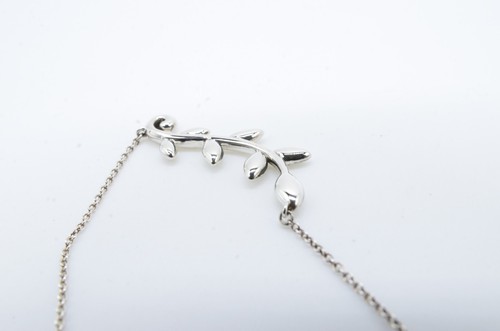 Tiffany & Co Paloma Picasso Olive Leaf Vine Pendant Necklace 18"Sterling Silver - Picture 10 of 19