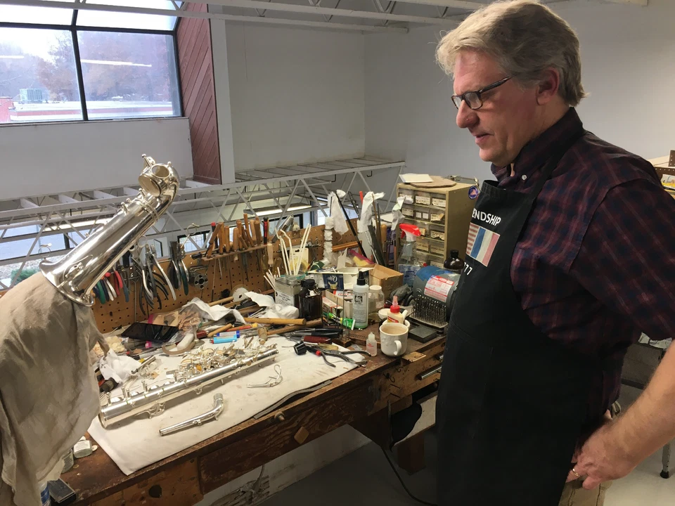 UNA EXCELENTE FLAUTA POWELL VINTAGE PRE-AGUA "HECHA A MANO PERSONALIZADA", LABIO ORO MACIZO 14K. Foto 3 de 4