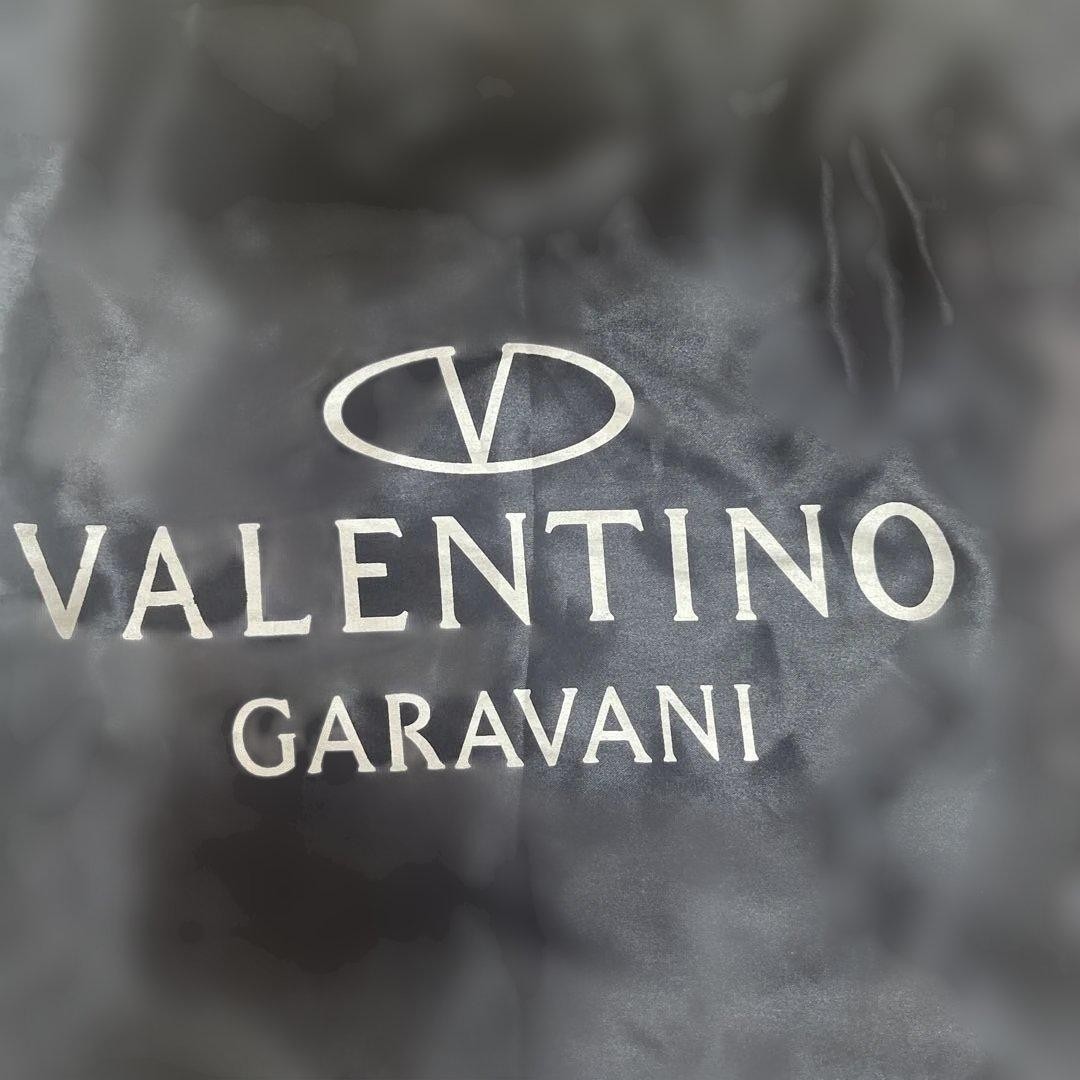 Valentino Garavani Flower Motif Shoulder Bag Cream Leather Women's Fashion Japa thumbnail 2