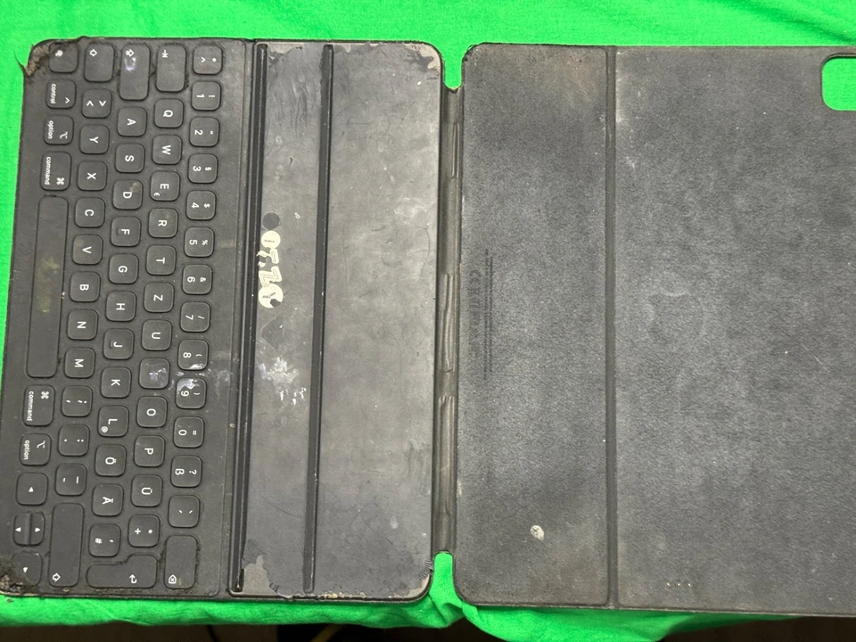 Apple iPad Pro 12,9" Gen. 4.5  Smart Keyboard Folio  gebraucht QWERTZ - DEUTSCH