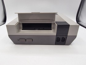 Nintendo NES Console - Control Deck -  w/ BOX/Manual/Poster- TESTED & Working !