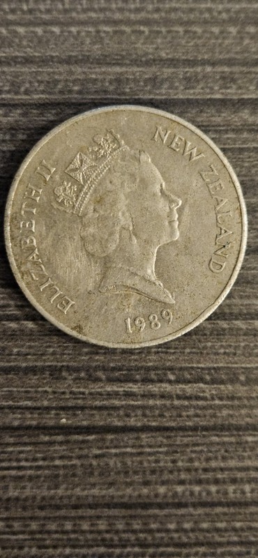 New Zealand 1989 20 cent coin  Queen Elizabeth Circulated F#32