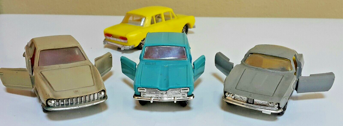 VINTAGE RENAULT DAUPHINE TOY CAR SOVIET USSR CCCP NOVOEXPORT 1/43