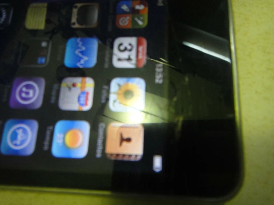 Apple Ipod A1288 8GB Ipod Touch 2da Generación con problemas España - Imagen 2 de 4