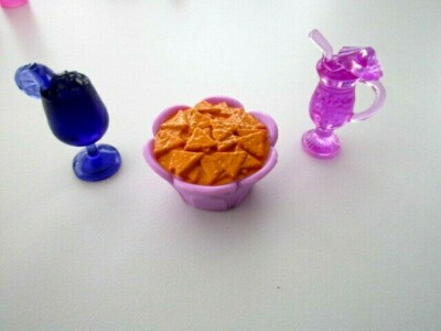 Barbie Foods-2 Fancy Drink Cups-Bowl of Doritos-Accessories--Lot F4
