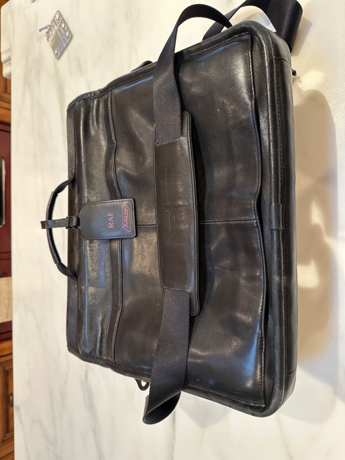 tumi Alpha leather computer messenger laptop bag Gem
