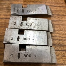 Oster 300 Series Pipe And Bolt Dies 1/2"  3/4"