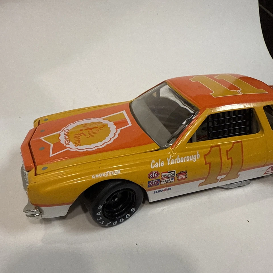 ACTION NASCAR 50TH Anniversary Cake Yarborough #11 1:24 Holly Farms Chicken - Image 2 of 4