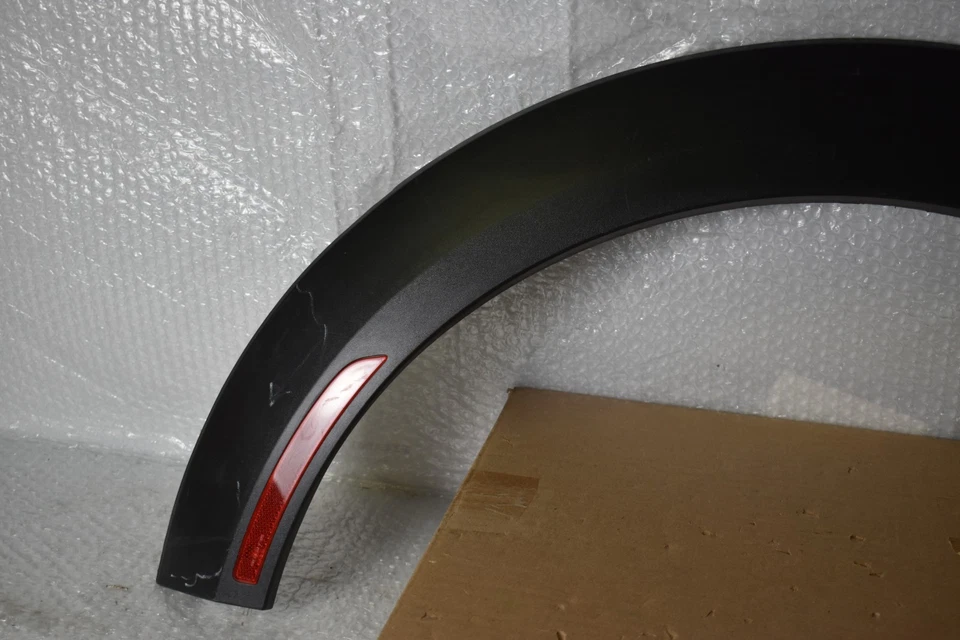 MINI COOPER F56 GUARDABARROS TRASERO DERECHO MOLDURA ACAMPANADA 2014 OEM 51-77-7-300-822 Foto 2 de 4