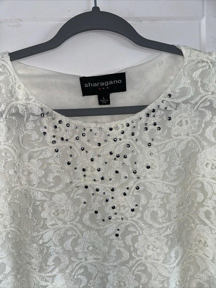 Top de encaje delicado para mujer Sharagano talla grande Foto 4 de 4