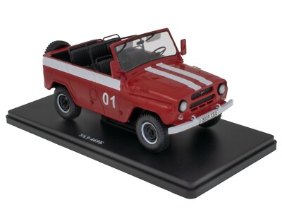UAZ 469B Feuerwehr (1972) 1:24 Hachette Collection Diecast Modellauto ELC64