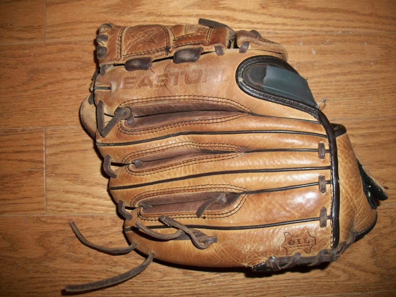 USED EASTON #NE 12Y 12" LEATHER BASEBALL GLOVE - Right hand throw