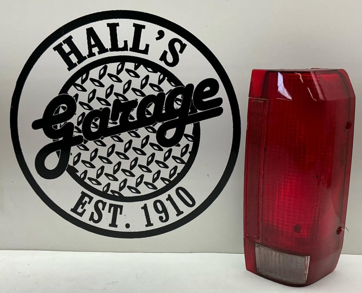 Ford F250 Pickup Left Driver Side Tail Light Assembly 1987-1997 Incandescent