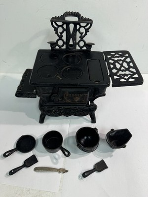 Vtg CRESCENT Miniature CAST IRON Toy Stove Greychaft Repro. x7 Extras.