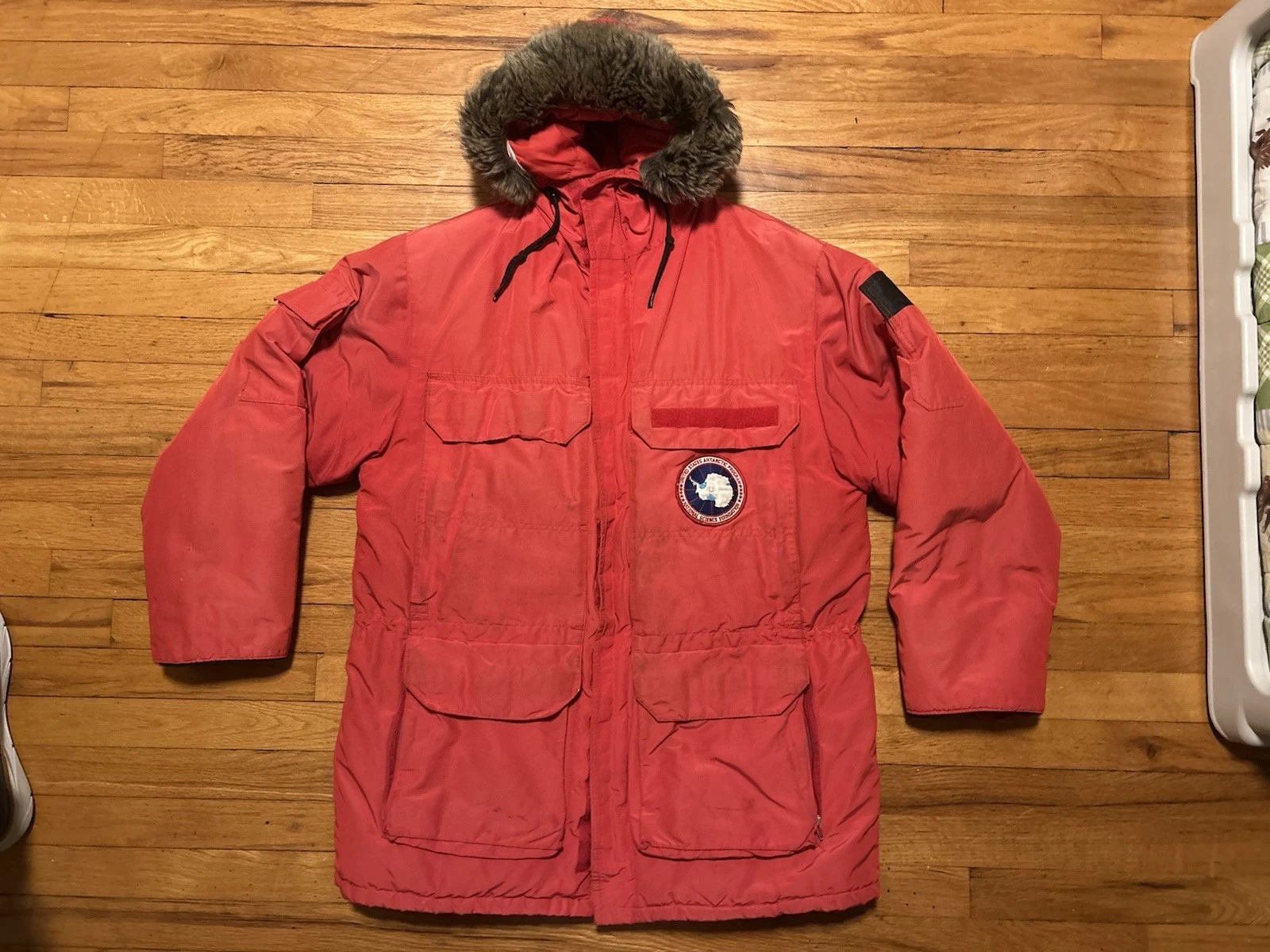 VTG SNOW GOOSE US Antarctic Big Red Parka Down Filled Jacket Size M Canada Goose