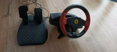 Thrustmaster Ferrari Red Legend Lenkrad und Pedale für PC/PS3 - Schwarz/Rot