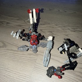 Lego Bionicle Piraka 8764 VEZON & FENRAKK - Incomplete Extra Random