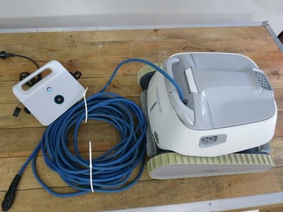 Poolroboter Dolphin  Maestro 30 mit 18M Kabel und Trafo