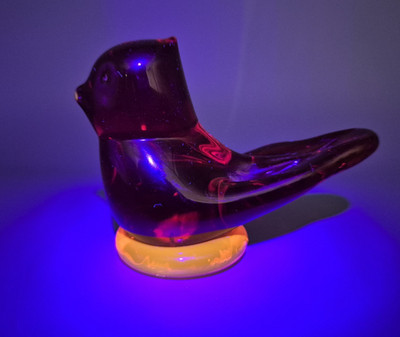 Titan Art Glas rot Kardinal der Liebe Vogel Figur signiert W. Ward 1997, leuchtet