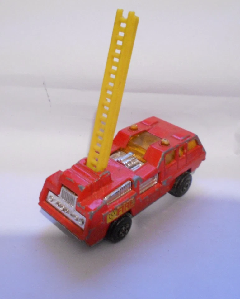 Matchbox Superfast #22 Blaze Buster Fire engine - Image 4 of 4