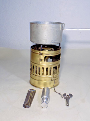 XLNT SVEA 123 Stove W/Pricker/Pump/Cup-Working-XLNT Condition