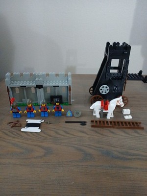 LEGO Castle: Siege Tower (6061) 100% Complete w Minifigures