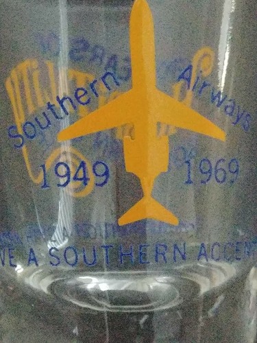 Vidrio de chupito Southern Airways 20 años de hospitalidad estilo sureño 1949-1969 - Imagen 3 de 3