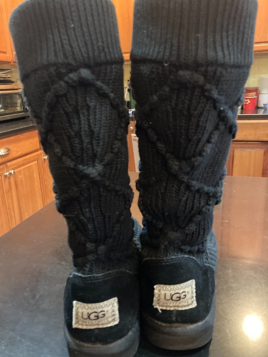 UGG Austrailia s/n 5879 Cardy Argyle Midcalf Black Knit Boot sz 7