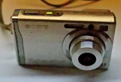 SONY DIGITAL CAMERA -MODEL DSC-W90 -SILVER -8.1 MEGA PIXEL -MPEGMOVIEVX