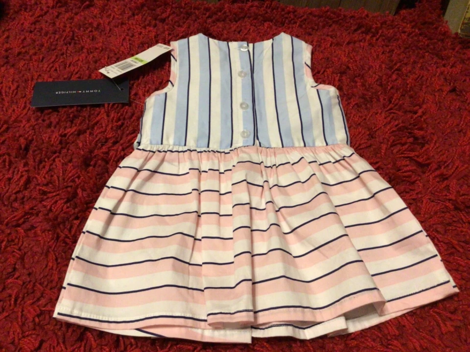 Tommy Hilfiger Vestido Ocasión Especial Rosa y Azul Rayas Conjunto de 2 Piezas 3/6 M Precio de venta sugerido por el fabricante $50 Foto 3 de 4