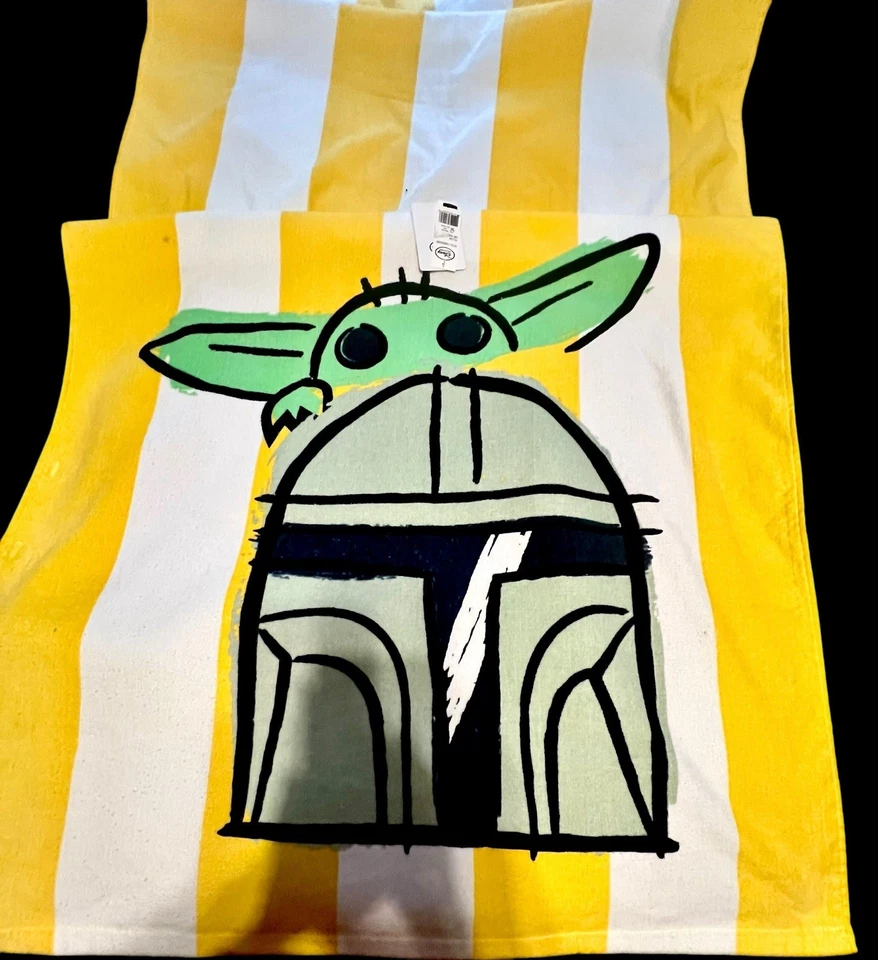"Toalla de baño/natación Star Wars Baby Yoda y R2D2 talla única (59""LX61""W)" Foto 3 de 4