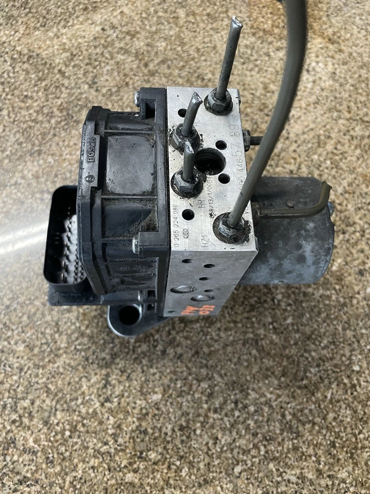 2004-2006 DODGE SPRINTER 2500 3500 OEM ABS BRAKE PUMP SYSTEM HYDRAULIC ANTI LOCK - Image 3 of 4