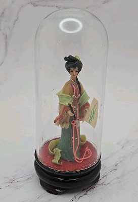 Vintage Chinese Beauty Hand Made Miniature Lady Figurine Under Glass D132
