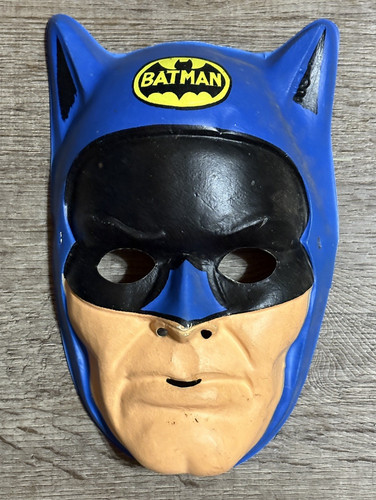 Vintage Batman Mask Halloween DC COMICS Batman Plastic - Used
