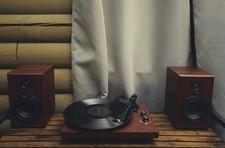 Turntable With Audio-Technica Cartridge with 2 Bookshelf Speakers Retro Audio