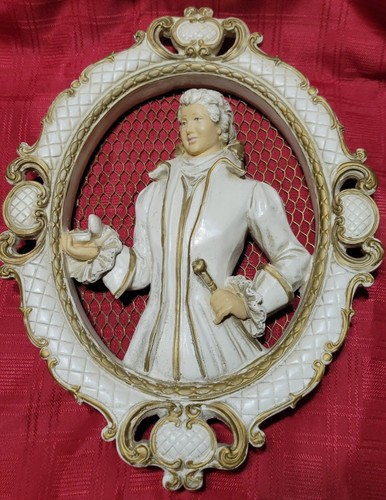 Vintage1958 UNIVERSAL STATUARY Corp. Victorian Man Oval Wall Hanging 3 D . R1 - Picture 2 of 5