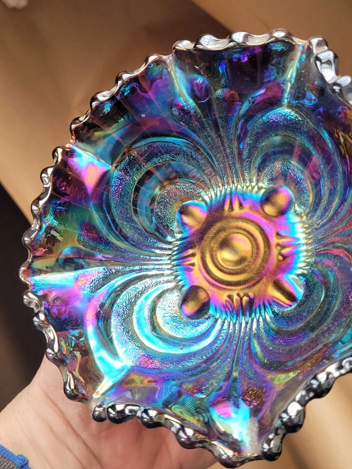 ELECTRIC Purple Imperial Carnival Glass Scroll Embossed Small Berry Bowl - Image 4 of 4