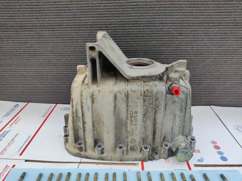 Ford ZF6 S6-650 6 Speed Manual Transmission Rear Tailshaft Housing W/Bolts OEM - Image 3 of 4